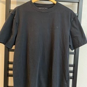 Mens American Eagle black tee!